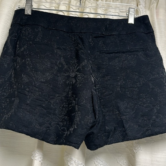NWT Loft size 0 Black Jacquard pleated 4” shorts - Picture 2 of 3